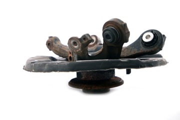 BMW E81 E87 E90 E91 E92 Поворотный кулак левый задний