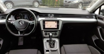 Volkswagen Passat B8 Variant 2.0 TDI BlueMotion SCR 150KM 2017 Volkswagen Passat 2.0 D 150 kM Automat Klima kamera Full LED Navi Dsg Jak, zdjęcie 4