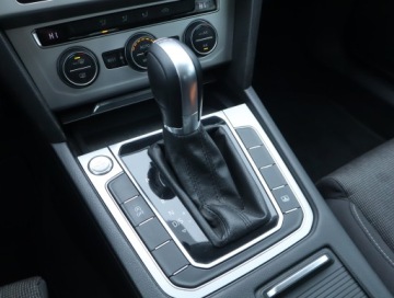 Volkswagen Passat B8 Limousine 2.0 TDI BlueMotion SCR 150KM 2019 VW Passat 2.0 TDI, Automat, Navi, Klima, zdjęcie 11