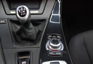 BMW Seria 5 F10-F11 Touring 520d 184KM 2011 BMW Seria 5 Kombi_Panoramiczny dach_Nawigacja_Podgrzewane fotele 2.0 Diesel, zdjęcie 21