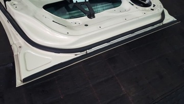 DVEŘE LEVÝ PŘEDNÍ C623 MERCEDES W211