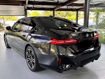 BMW Seria 5 G90-91 Touring 2.0 520d 197KM 2025 BMW Seria 5 520d xDrive Sport Sedan 2.0 (197KM) 2025, zdjęcie 3