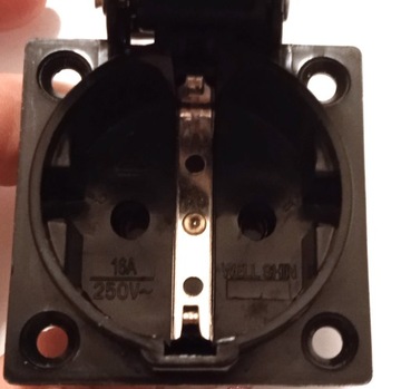 Gniazdo tablicowe WS-023C 250V 16A IP44 uziemienie Schuko