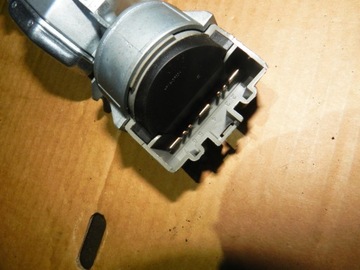 FORD FOCUS MK2 1.6 16V - ЗАМОК ЗАЖИГАНИЯ