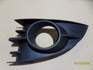 KRATKA HALOGENU LEWA RENAULT SCENIC II LIFT P0009764