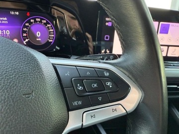 Volkswagen Golf VIII Variant 1.5 eTSI 150KM 2023 Volkswagen Golf 1.5eTSI 150KM Life DSGKameraKeyLessACCNiski PrzebiegASOFV23, zdjęcie 17