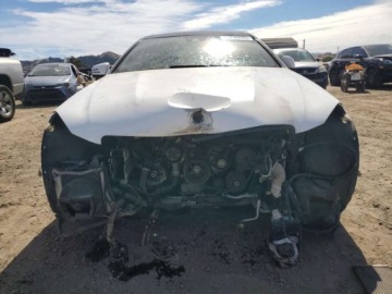 Mercedes Klasa C W205 2013 Mercedes-Benz Klasa C 63 AMG 2013 6.2l 6.2 Benzyna 451KM, zdjęcie 5