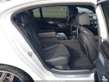BMW Seria 7 G11-G12 2019 BMW Seria 7 M760i xDrive 2019 6.6 Benzyna 601KM, zdjęcie 12