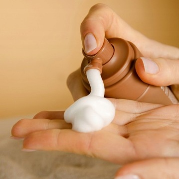 ЛЕТНИЙ АВТОЗАГАР в пенке BODY TAN FOAM увлажняет и разглаживает