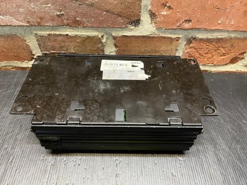 MERCEDES W209 WZMACNIACZ AUDIO 2098200389