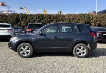 Toyota RAV4 III MPV 2.2 16V D-4D 136KM 2006 Toyota RAV4 Naped 4x4 2.2 Diesel 136KM, zdjęcie 2