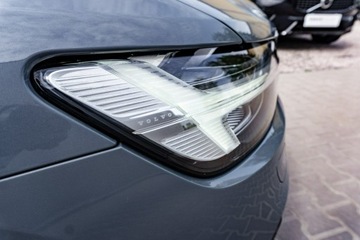 Volvo V60 II  Kombi Facelifting 2.0 B4 197KM 2023 Volvo V60 B4 D Plus Dark 197KM FV23%, zdjęcie 19