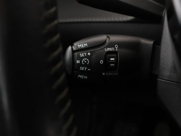 Peugeot 208 II Hatchback 1.2 PureTech 102KM 2019 Peugeot 208 virtual cocpit klima auto czujniki, zdjęcie 32