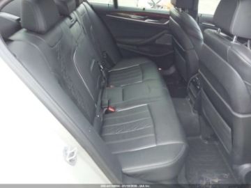 BMW Seria 5 G90-91 2023 BMW Seria 5 M550i xDrive 2023 4.4 Benzyna 523KM, zdjęcie 12