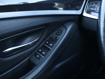 BMW Seria 5 F10-F11 2011 BMW 5 520d, Skóra, Navi, Xenon, Klima, zdjęcie 17