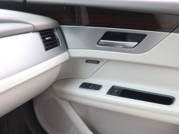 Jaguar XF II Sedan 2.0 i4D 240KM 2017 Jaguar XF 25d AWD, Salon Polska, 237 KM, 4X4, zdjęcie 20