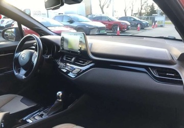 Toyota C-HR I Crossover Facelifting 2.0 Hybrid Dynamic Force 184KM 2019 Toyota C-HR Toyota C-HR 2.0 Hybrid Premiere Edition 2.0 Hybryda 184KM, zdjęcie 21