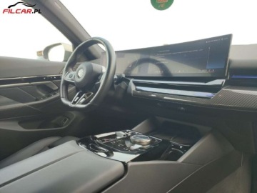 BMW Seria 5 G90-91 2023 BMW Seria 5 M PAKIET PRO GWARANCJA Kamery 360 Zarejestrowany Mozliwa zamia, zdjęcie 7