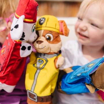 МЕЛИССА ДУГ МАРИОНЕТКИ МАСКОТЫ ЩЕНЯЧЕГО ПАТРУЛЯ ИГРАЮТ В ТЕАТРАЛЬНЫХ КУКЛАХ