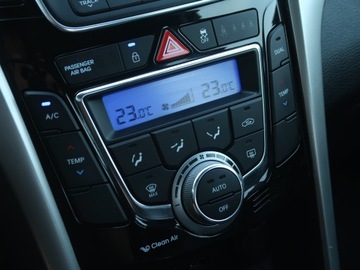Hyundai i30 II Hatchback 3d 1.6 GDI 135KM 2014 Hyundai i30 1.6 GDI, Salon Polska, Klima, zdjęcie 14