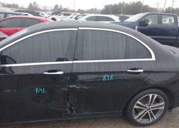 Mercedes Klasa E W213 Limuzyna Facelifting 2.0 E300 258KM 2021 Mercedes-Benz Klasa E MERCEDES-BENZ E 350 2.0 Benzyna 259KM, zdjęcie 5