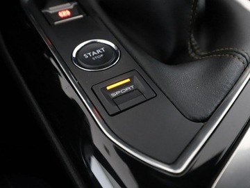 Peugeot 3008 II Crossover 1.5 BlueHDI 130KM 2018 Peugeot 3008 GT-Line panorama virtual navi PDC, zdjęcie 31