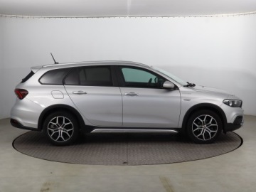 Fiat Tipo II Hatchback Facelifting 1.6 MultiJet 130KM 2022 Fiat Tipo 1.6 MultiJet, Salon Polska, zdjęcie 5