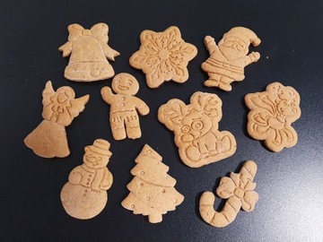 FOREMKA Wykrawacz Wykrojnik do Ciastek i Pierników Psy Pies Piesek Kość 8cm