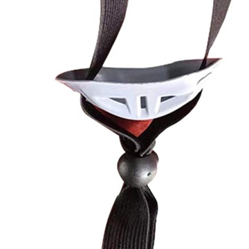 Защитная вставка для ремешка бейсболки.