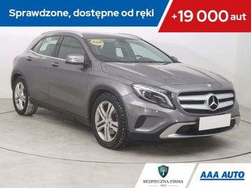 Mercedes GLA I Off-roader 2.0 250 211KM 2015 Mercedes GLA GLA 250 4MATIC, Salon Polska