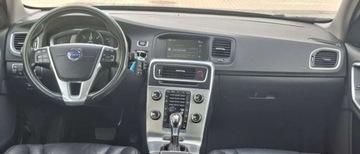 Volvo V60 I 2013 Volvo V60 Volvo V60 D6 AWD Plug-in Hybrid Summum 2.4 Hybryda Plug-in 220KM, zdjęcie 12