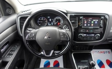 Mitsubishi Outlander III 2017 Mitsubishi Outlander 2.2DI-D 150KM 4WD 4x4 7osobowy Xenony Nawigacja Grzan, zdjęcie 15