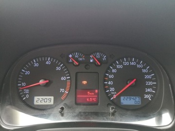 Volkswagen Golf IV Hatchback 1.6 i 16V FSI 110KM 2002 Volkswagen Golf 1.6 16v 110KM Klimatronik, zdjęcie 12