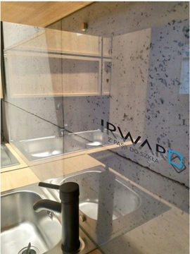 Стеклянная панель для кухни 60х60 см прозрачная.