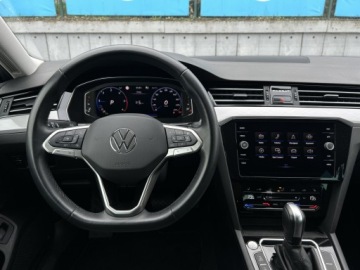 Volkswagen Passat B8 Variant Facelifting 2.0 TDI SCR 150KM 2023 Volkswagen Passat |Podgrzewana Kierownica| Masaż|, zdjęcie 15