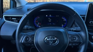 Toyota Corolla XII Sedan Facelifting 1.5 VVT-i 125KM 2023 Toyota Corolla 1.5 Benzyna 125 km tylko 32 tys. przebiegu 1.5 Benzyna 125KM, zdjęcie 27