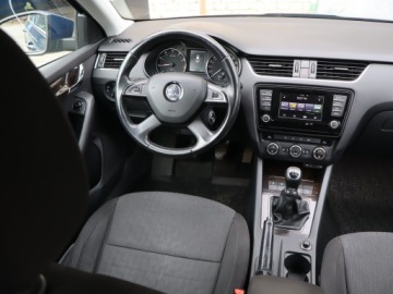 Skoda Octavia III Liftback 1.2 TSI 105KM 2014 Skoda Octavia 1.2 TSI, Salon Polska, Klima, zdjęcie 6