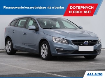 Volvo V60 I Kombi Facelifting 2.0 D2 DRIVE-E 120KM 2016 Volvo V60 D2 2.0, 1. Właściciel, Automat, Navi