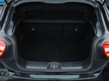 Mercedes Klasa A W176 Hatchback 5d 1.6 180 BlueEFFICIENCY 122KM 2013 Mercedes A A 180, Salon Polska, Skóra, Navi, zdjęcie 12