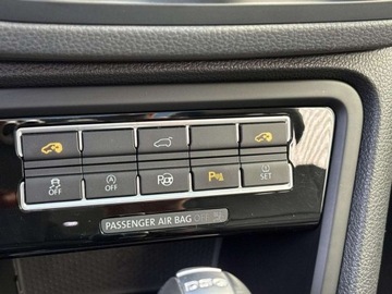 Volkswagen Sharan II Van Facelifting 1.4 TSI 150KM 2021 Volkswagen Sharan Highline Panorama Hak Tempomat ACC 7os Serwis ASO, zdjęcie 25