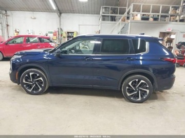 Mitsubishi Outlander III 2023 Mitsubishi Outlander SEL S-AWC 2023 2.5l 2.5 Benzyna 181KM, zdjęcie 2