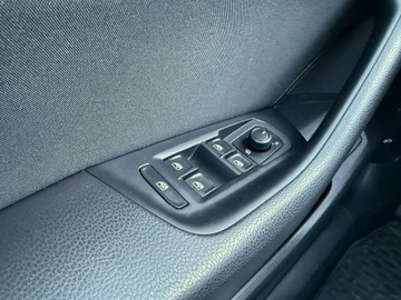 Volkswagen Passat B8 Limousine Facelifting 2.0 TDI SCR 150KM 2020 Volkswagen Passat 2.0 TDI 150KM 2020 ACC,zadbany, zdjęcie 26