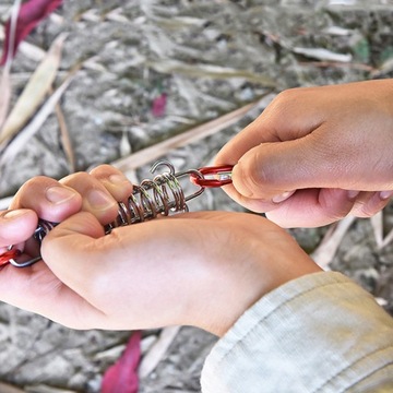 ВЕРЕВОЧНАЯ ПРЯЖКА, ВЕТРОЗАЩИТНАЯ ПРУЖИНА