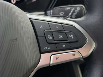 Volkswagen Touran III 1.5 TSI EVO 150KM 2022 Volkswagen Touran Touran, Ogrzewanie Postojowe, Hak, Asystenci, Kamera, 1.5, zdjęcie 31