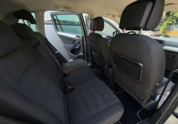 Volkswagen Tiguan II SUV 2.0 TDI 150KM 2017 Volkswagen Tiguan 2.0 TDI 150KM HIGHLINE 4x4 DSG bezwypadkowy ACC ZAREJES, zdjęcie 15