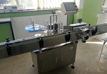 АВТОМАТИЧЕСКАЯ ПОДАЧА БУТЫЛОК НА КОНВЕЙЕРЕ