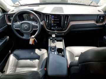 Volvo XC60 II 2021 Volvo XC 60 T6 Momentum 2021 2.0l 2.0 Benzyna 316KM, zdjęcie 8
