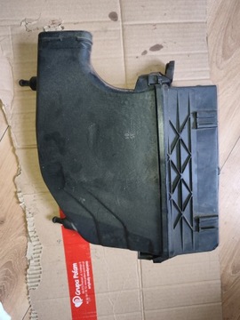 Obudowa filtra powietrza A6420904401 A6420942404 W218 CLS Mercedes