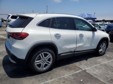 Mercedes GLA II 2021 Mercedes-Benz GLA 250 2021 2.0l 2.0 Benzyna 221KM, zdjęcie 3