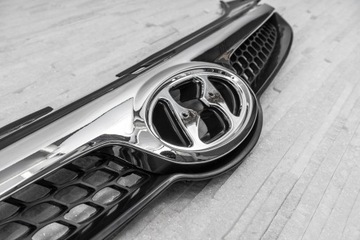 HYUNDAI i30 I 07-11 РЕШЕТКА ПЕРЕДНЯЯ ХРОМ 863512L000